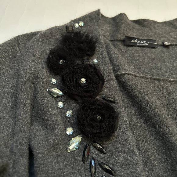 Saks Fifth avenue gray 100% cashmere crystal beaded Sweater open Cardigan size M - Picture 3 of 14